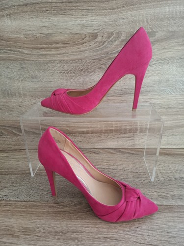 Head over heels - by, ladies