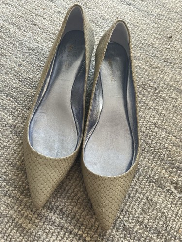 Real leather low kitten heel - low,