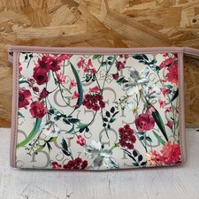 GUESS Floral Cosmetic Bag – Colorful Toiletry & Travel Case for Daily Essentials