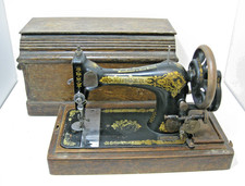 Singer Model 28K Hand Cranked Sewing Machine