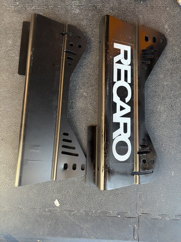 Pair recaro side - of, mounts