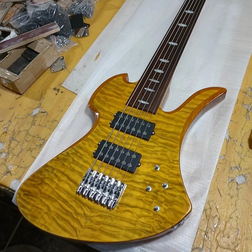 String electric bass guitar - 6,