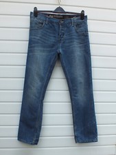 CROSSHATCH BLUE COTTON BLEND DENIM TAPERED JEANS WITH ZIP FLY. WAIST: 34ins