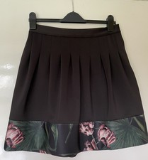 Ted Baker beautiful skirt fully lined with with floral trim- size 2 (uk 10)
