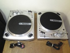 2x Numark TT1650 direct-drive