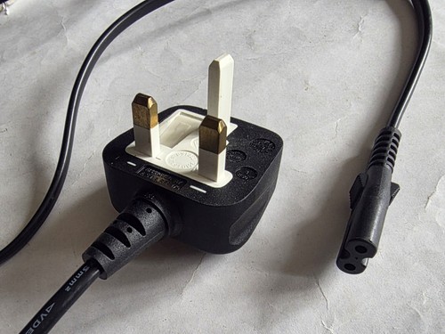 Mains plug iec - mains, c7