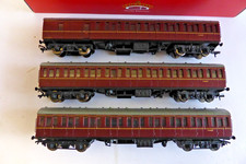 OO Gauge Bachmann MK1 Suburban