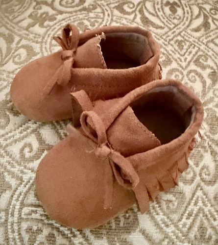 Infant moccasins size 4 - infant, 4”