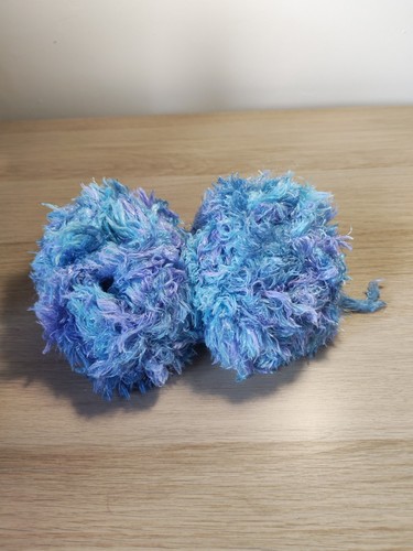 Lilac blue fluffy yarn 50g - &,