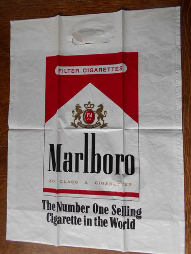 Vintage marlboro plastic - -,