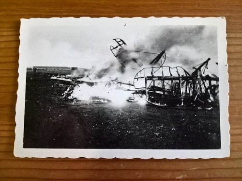 Aircraft disaster photographic