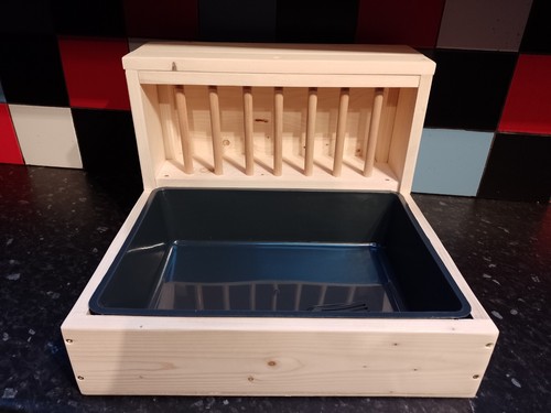 Rabbit litter box with hay - litter,
