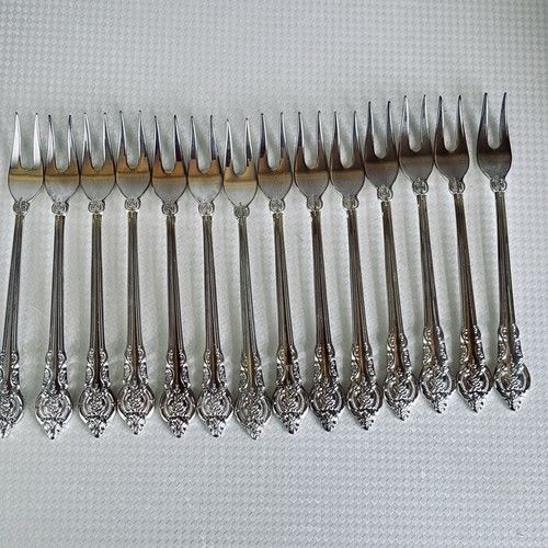 Wallace baroque silverplate - wallace,