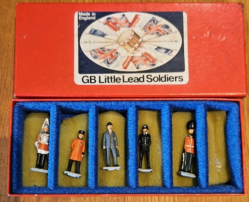 Little lead soldiers - lead,