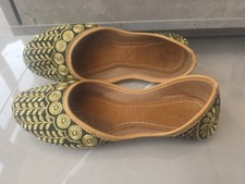 Punjabi Jutti Gold & Black