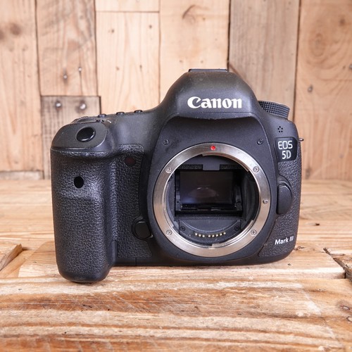Canon eos mark - canon,