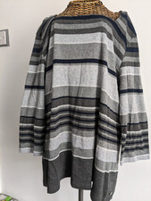 Maine Ladies Top Size 22