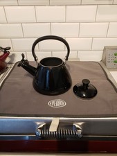 Le Creuset 1.6L Black Stove