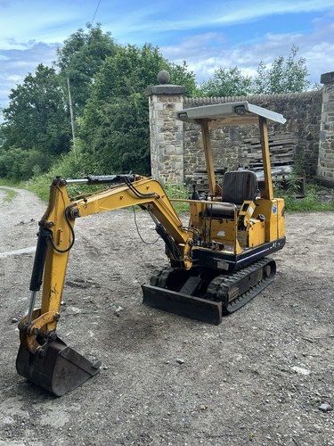Hanix h15 mini digger - hanix,