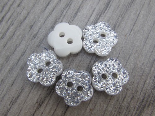10mm silver glitter flower - silver,