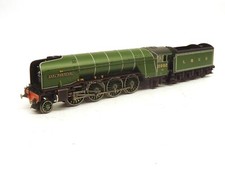 Hornby R3984 LNER P2 Earl