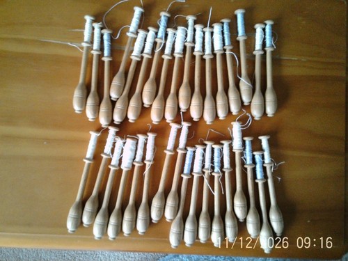 Lacemaking wooden bobbins - 34,