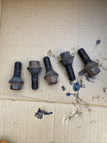 Wheels bolts nuts renault - nuts,