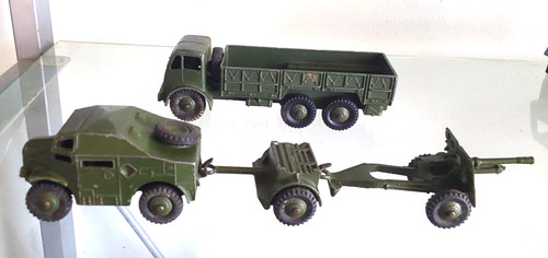 Dinky toys military pounder - dinky,