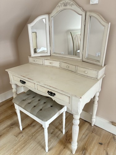 Vintage shabby chic - chic, dressing