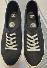 Women's Rocket Dog Pumps - Black with White Soles & Elastic Straps - Size 5 NEW