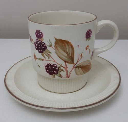 Poole pottery bramble design - poole,