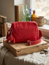 Kipling 🐒 Abanu Coral Red