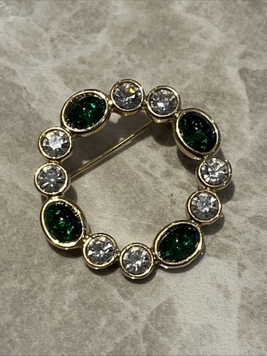 Vintage circular wreath brooch - vintage,