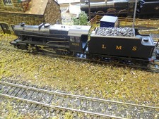 HORNBY  LOCOMOTIVE 2-8-0 8F