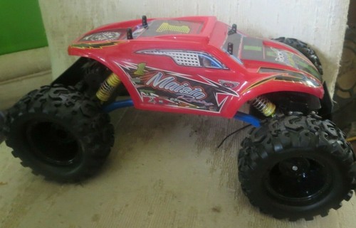 Maisto tech vehicle - rc,