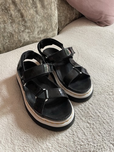 Martens aggy agyness deyn - dr,