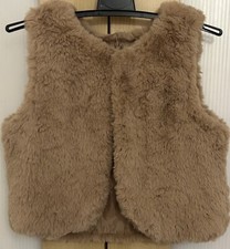 Girl’s - Faux Fur - Beige  Gilet  - By H&M - Age 2 - 4 Years / New .