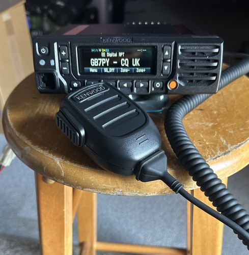 Kenwood nx5800 uhf radio - uhf,