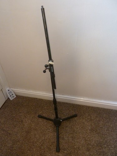 Senn microphone stand with