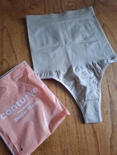 Conturve White High-Waisted