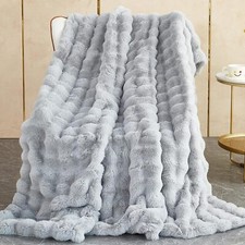 Large Ribbed Faux Fur Warm