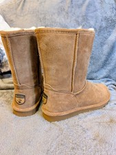 Ladies Bearpaw Genuine Sheepskin, Light Brown Boots, Brand New. Size 5
