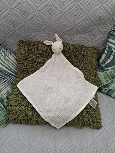 Bnwot beige cream bunny - bnwot,