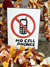 Luke's Diner "No Cell Phones"
