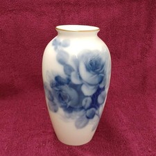 Okura Pottery Garden -- Vase