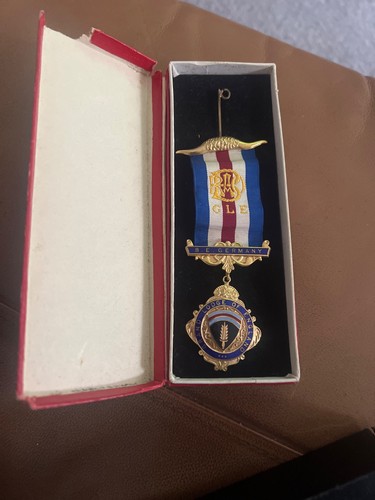 1955 gilt metal b grand - r.a.o.b.,