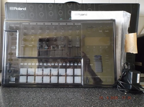 Roland 707 groovebox - roland,