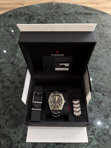 Tudor harrods black bay - black,