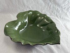 SIA green ceramic leaf serving