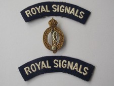 WW2, Royal Corps of Signals, Cap Badge & 2 Cloth Shoulder Titles.